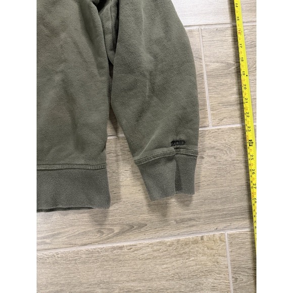 IZOD Men's Medium Green Crewneck Sweatshirt Classic Logo Pullover Classic - Picture 6 of 16